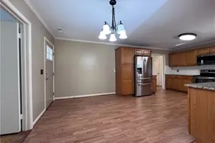 305 Kingston Dr, King, NC 27021 - Photo 9