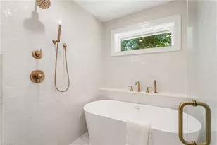 1109 Buckingham Rd, Greensboro, NC 27408 - Photo 21