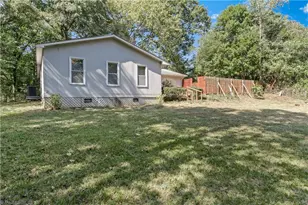 4039 Bethania Station Rd, Winston-Salem, NC 27106 - Photo 31