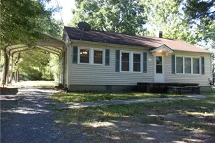 212 Foster St, Asheboro, NC 27205 - Photo 1