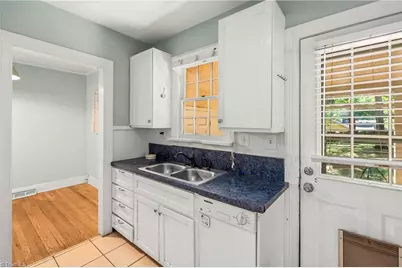 2746 Maplewood Avenue, Winston-Salem, NC 27103 - Photo 13