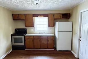 1134 24th St NE, Winston-Salem, NC 27105 - Photo 5
