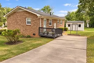 3980 Burnham Cir, Winston-Salem, NC 27105 - Photo 3