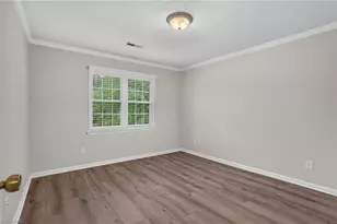 731 Shelby Dr, Greensboro, NC 27409 - Photo 19