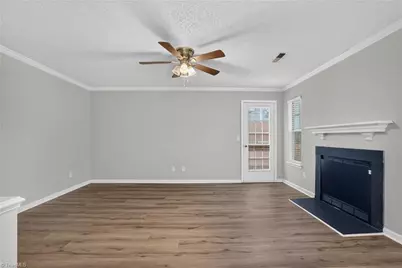 731 Shelby Drive #D, Greensboro, NC 27409 - Photo 37