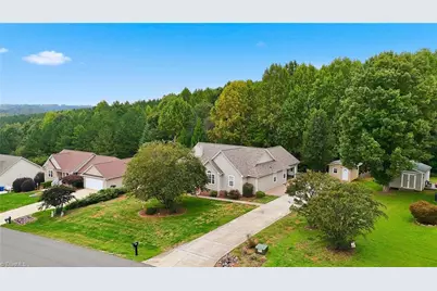 217 Sundance Circle, Statesville, NC 28625 - Photo 5
