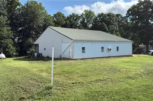 6711 Windsor Rd, Hamptonville, NC 27020 - Photo 7