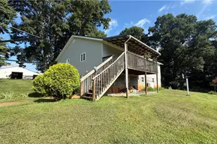 6711 Windsor Rd, Hamptonville, NC 27020 - Photo 3