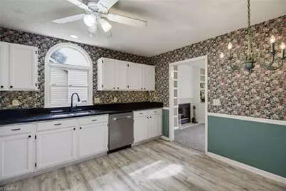 956 Heatherstone Drive, Winston-Salem, NC 27104 - Photo 11