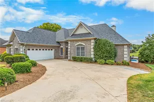 3785 Saddlebrook Dr, Trinity, NC 27370 - Photo 5