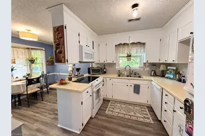 33 Brandy Court, Greensboro, NC 27409 - Photo 3
