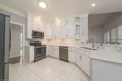 400 Savannah Lane, Kernersville, NC 27284 - Photo 11