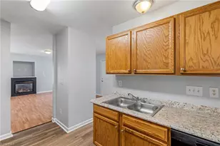 405 Dudley St, Greensboro, NC 27401 - Photo 13
