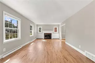 2502 Fairway Dr, Greensboro, NC 27408 - Photo 5