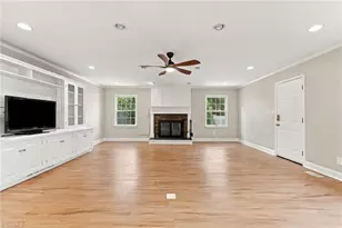 2502 Fairway Dr, Greensboro, NC 27408 - Photo 17