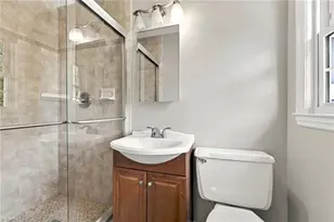 2502 Fairway Dr, Greensboro, NC 27408 - Photo 25