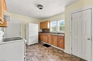 422 W 25th St, Winston-Salem, NC 27105 - Photo 15