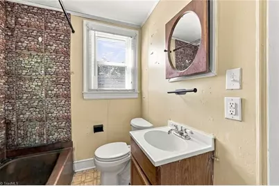 422 W 25th Street, Winston-Salem, NC 27105 - Photo 21