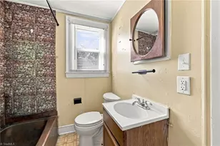 422 W 25th St, Winston-Salem, NC 27105 - Photo 21