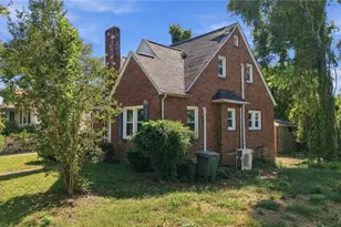 422 W 25th St, Winston-Salem, NC 27105 - Photo 3