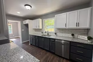 805 Plummer Dr, Greensboro, NC 27410 - Photo 11