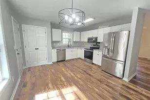 627 Kenneth Rd, Greensboro, NC 27455 - Photo 5