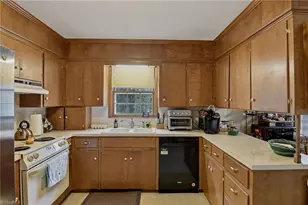 1009 Briarcliff Rd, Yadkinville, NC 27055 - Photo 11