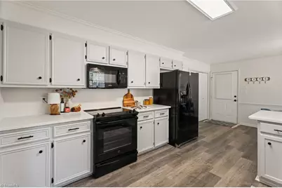 5900 Berwick Court, Lexington, NC 27295 - Photo 11