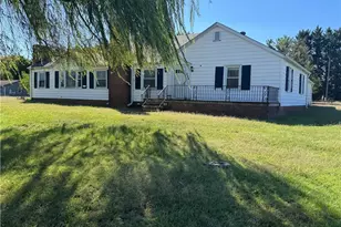 510 E King St, King, NC 27021 - Photo 3