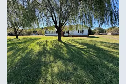 510 E King Street, King, NC 27021 - Photo 11