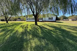 510 E King St, King, NC 27021 - Photo 11