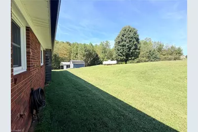 418 Cloverdale Lane, Wilkesboro, NC 28697 - Photo 7