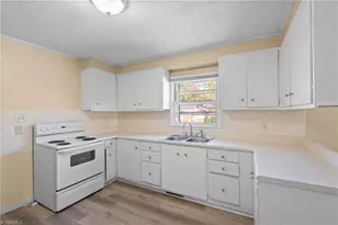 1610 Brockett Ave, High Point, NC 27260 - Photo 11