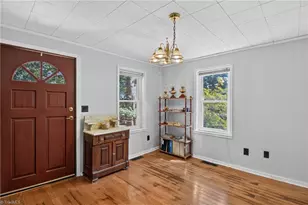2907 Marthas Pl, Greensboro, NC 27408 - Photo 7