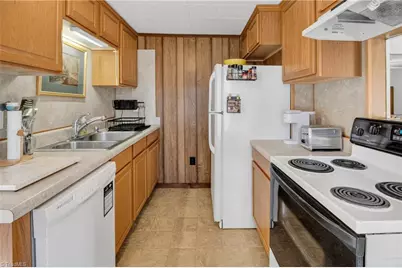 2907 Marthas Place, Greensboro, NC 27408 - Photo 11