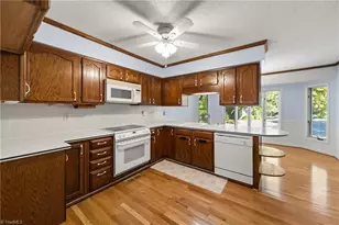 500 Ridgehaven Cir, Winston-Salem, NC 27104 - Photo 7