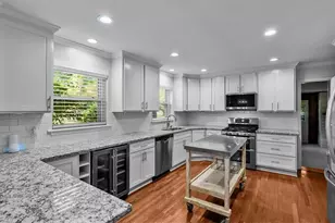 1103 N Peace Haven Rd, Winston-Salem, NC 27104 - Photo 9