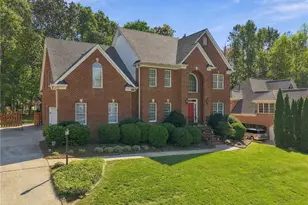 4001 Friendly Acres Dr, Greensboro, NC 27410 - Photo 3