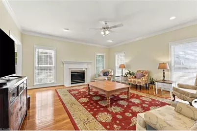 4001 Friendly Acres Drive, Greensboro, NC 27410 - Photo 11