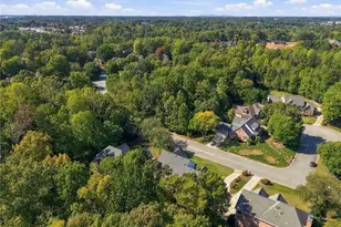 4001 Friendly Acres Dr, Greensboro, NC 27410 - Photo 47