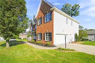 7620 Sterlingshire Dr, Greensboro, NC 27409 - Photo 5