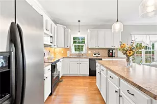 7620 Sterlingshire Dr, Greensboro, NC 27409 - Photo 17