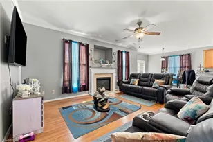 6005 Elderbush Dr, Greensboro, NC 27405 - Photo 7