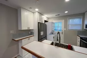 1803 Villa Dr, Greensboro, NC 27403 - Photo 5