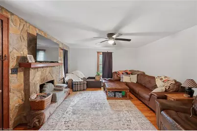 2226 Nc Highway 268, Pilot Mountain, NC 27041 - Photo 19