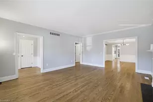 414 Fisher Park Cir, Greensboro, NC 27401 - Photo 9