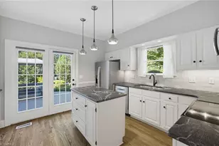 414 Fisher Park Cir, Greensboro, NC 27401 - Photo 17