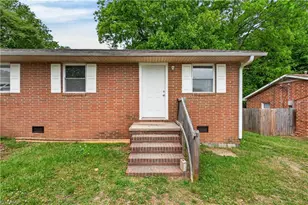 17 Hunter St, Thomasville, NC 27360 - Photo 3