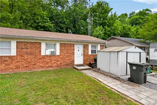 21 Hunter St, Thomasville, NC 27360 - Photo 3