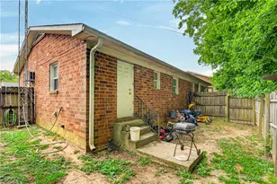 21 Hunter St, Thomasville, NC 27360 - Photo 25